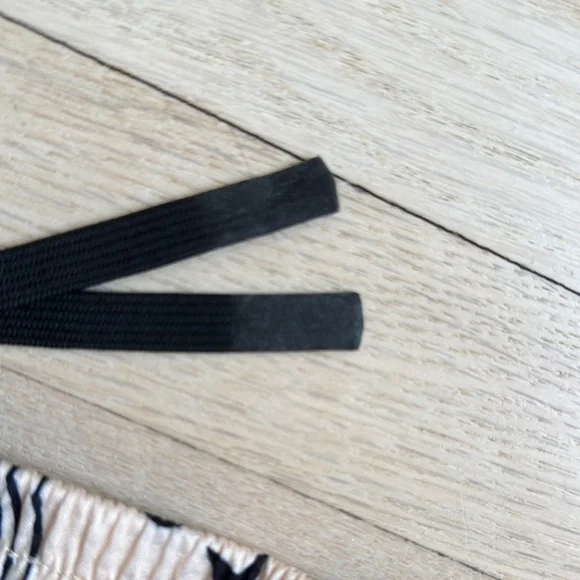 Kill Crew Bandana Print Muay Thai Shorts, Tan/Black, XS - Picture 3 of 7